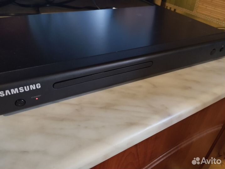 Плеер Samsung DVD-P180