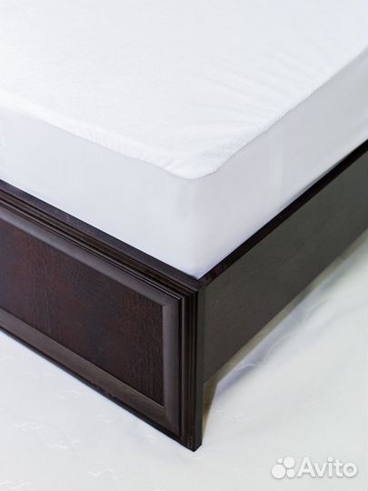 Наматрасник непромокаемый защитный