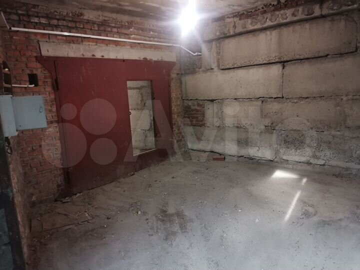 Гараж, > 30 м²