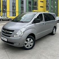 Hyundai Grand Starex 2.5 AT, 2014, 190 000 км, с пробегом, цена 2 300 000 руб.