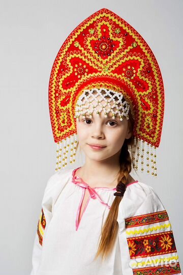 Кокошники Анна и русско народная одежда