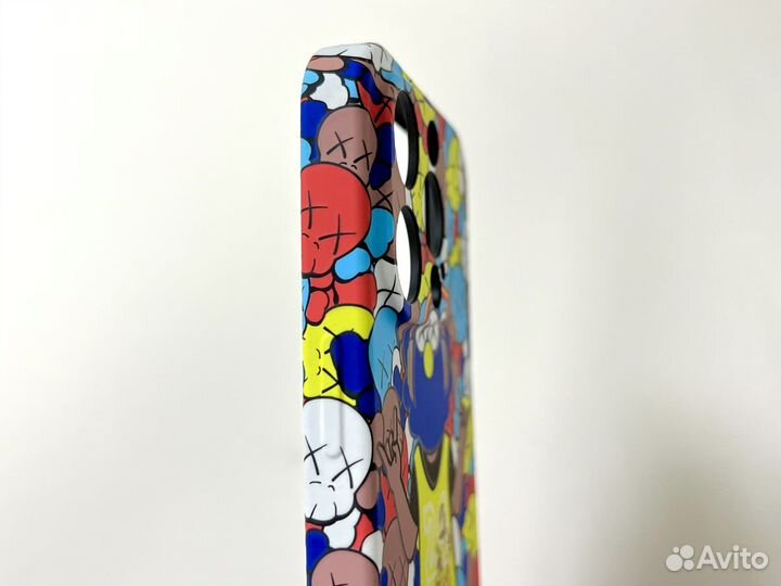 Чехол на iPhone 14 Pro Kaws