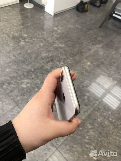 iPhone X, 64 ГБ