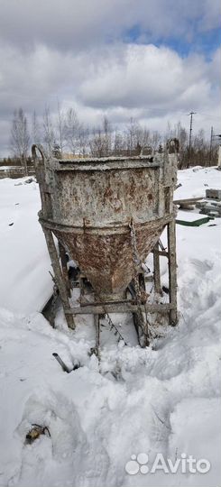 Рюмка, бадья для бетона