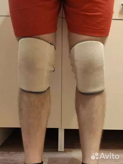 Наколенники