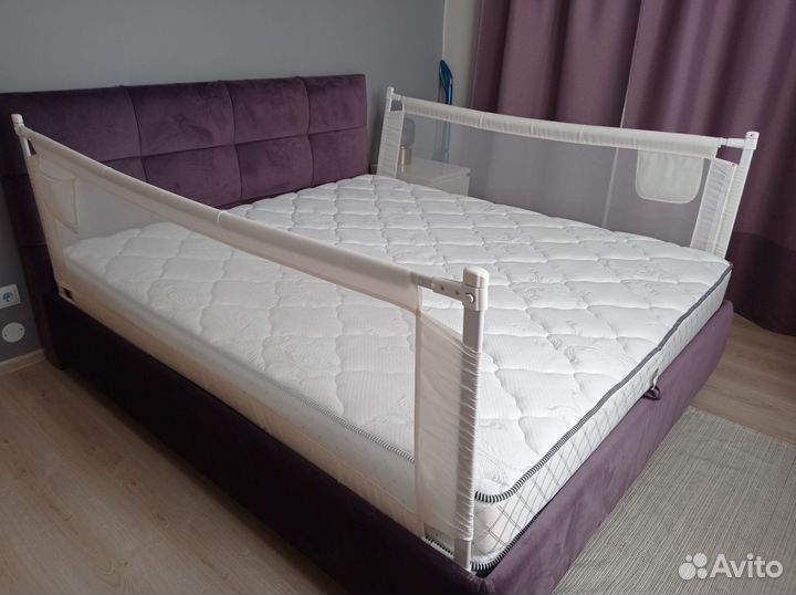 Защитные бортики на кровать