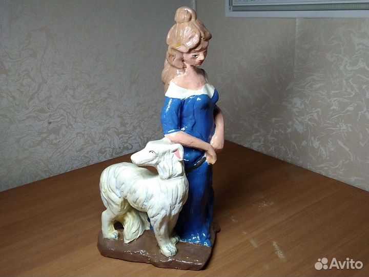Фигурка Девушка с собакой, глина