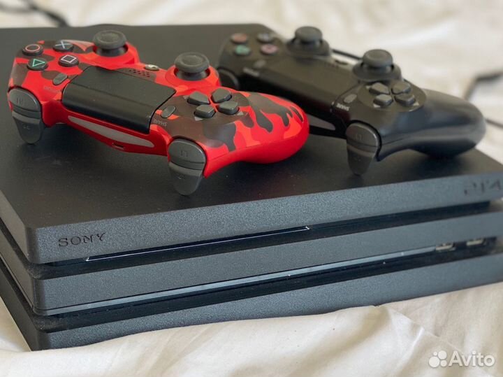 Sony PS4 +2 джойстика+5 дисков с играми