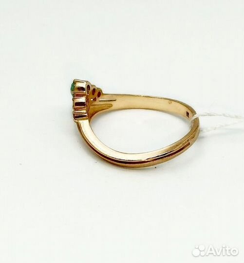 Золотое кольцо с камнем 17р