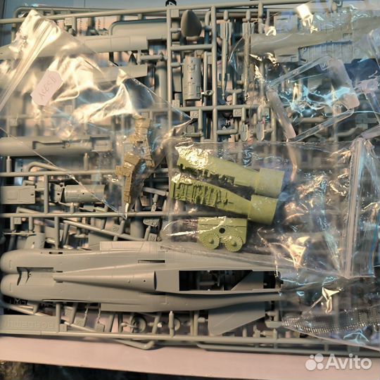 Модель самолёта F/A-18D Hornet 1/72 с допами