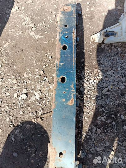 Усилитель переднего бампера Ford Focus 1 фокус