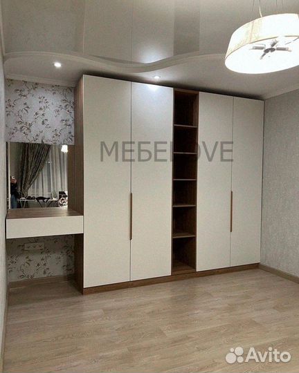 Шкаф распашной на заказ рабочая зона