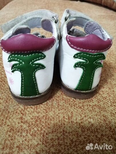 Сандалии для девочки