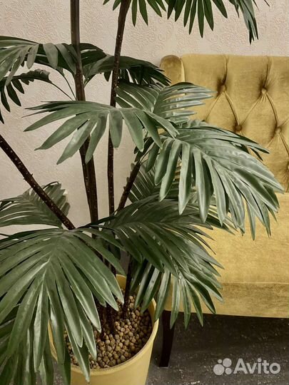 Искусственная пальма для интерьера