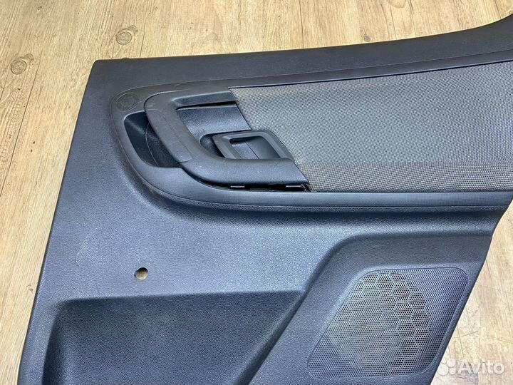 Обшивка двери задняя правая Skoda Fabia 2