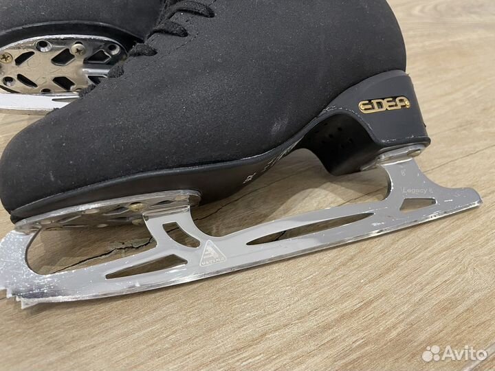 Фигурные коньки edea