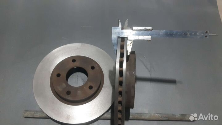 Тормозные диски Передние. Ниссан Кашкайш