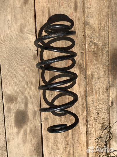 Стойка амортизатора передняя правая