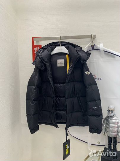 Пуховик Moncler