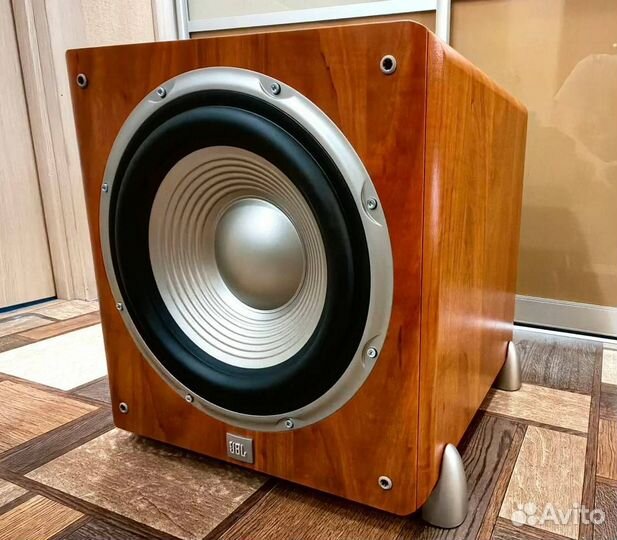 Звуковой агрессор JBL Studio L 8400P