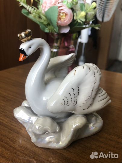 Фарфоровая статуэтка