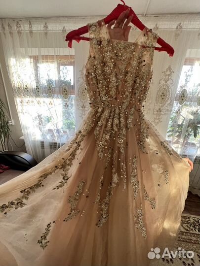 Вечернее платье