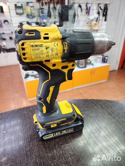 Шуруповерт dewalt DCD709