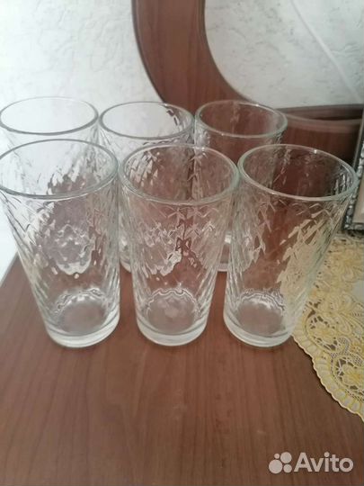 Стаканы, чашки с блюдцами