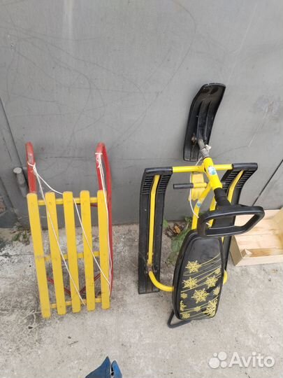 Снегокат и санки