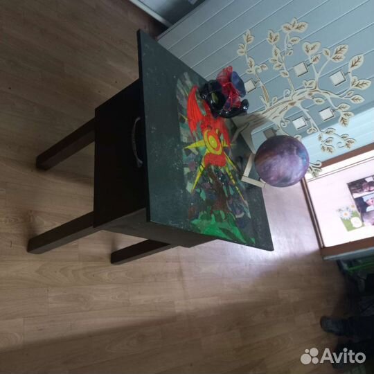 Декоративный столик