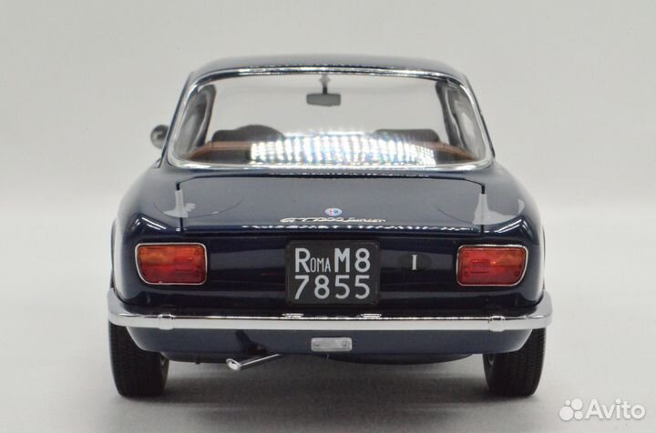 1/18, Alfa Romeo 1300 GT Junior 1973 Blue, Norev