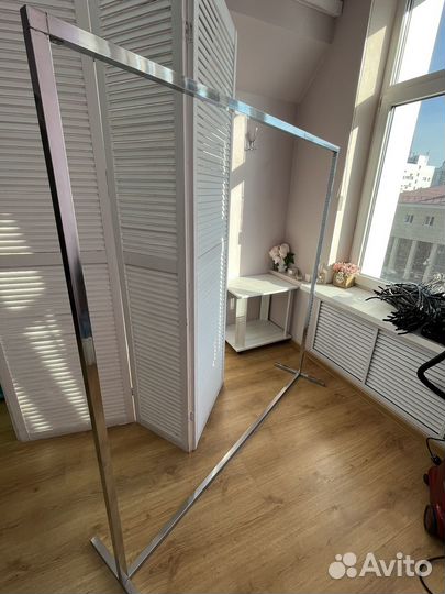 Вешало для одежды напольное