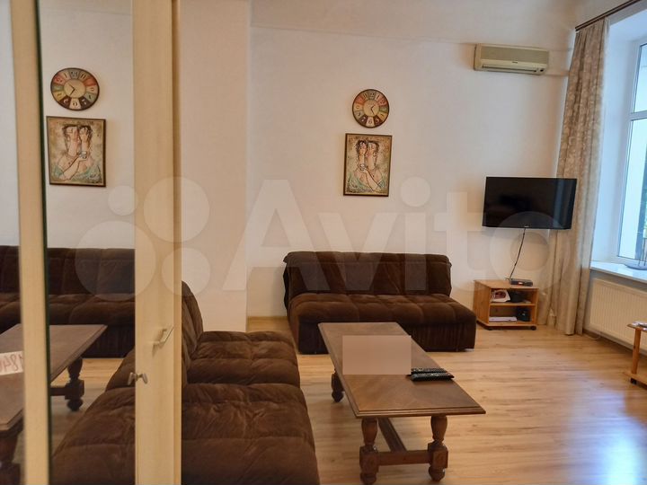 2-к. квартира, 56 м², 1/2 эт.