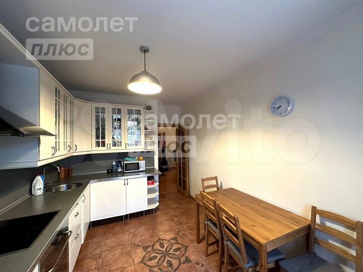 3-к. квартира, 95 м², 13/17 эт.