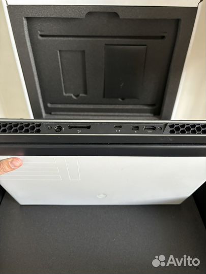 Игровой ноутбук alienware P87F M15 R4