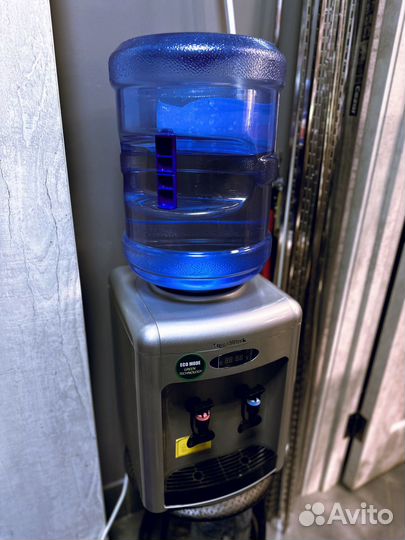 Кулер для воды с нагревом и охлаждением