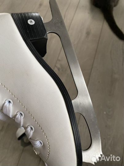 Коньки фигурные nikole