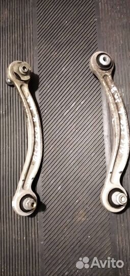 Продольный рычаг задней подвески левый Mercedes-B