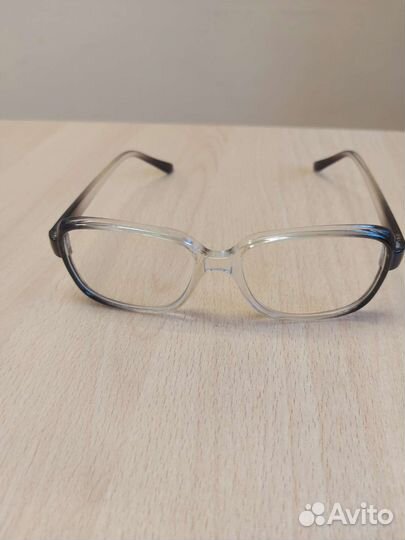 Очки +1,0 серого цвета