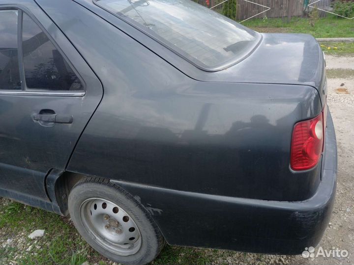 Крылья задние Chery Amulet A15