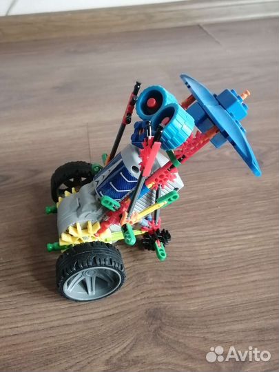 Робот с мотором