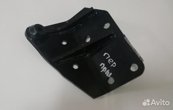 Кронштейн двигателя передний правый C41R13