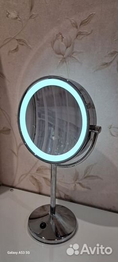 Зеркало с подсветкой настольное