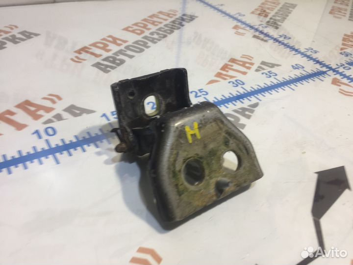 Пежо 307 Петля нижняя передней двери Лев