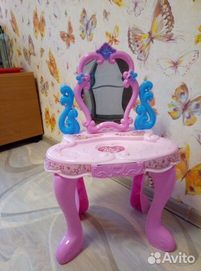 Столик туалетный детский