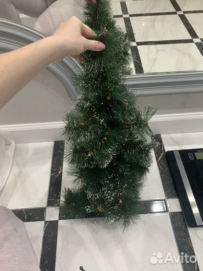 Елка искусственная с игрушками