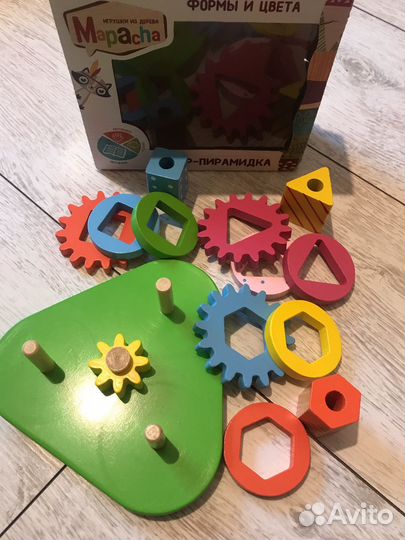 Бизиборд, сортер - пирамидка из дерева