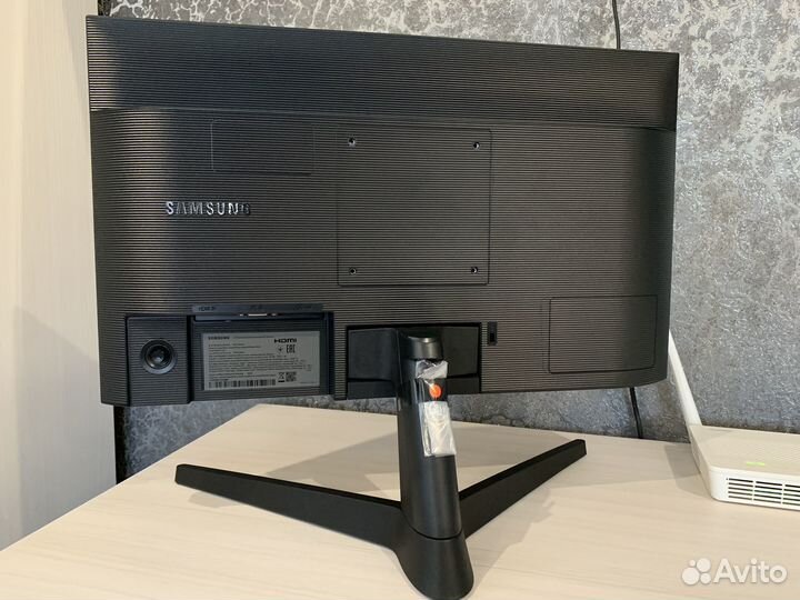 Новый монитор Samsung F22T350FHI