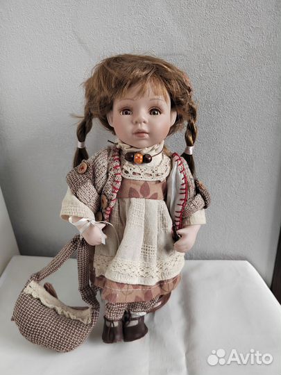Коллекционная кукла фарфор