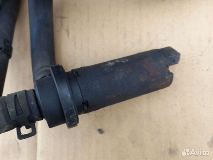 VW T4 1,9D/TD патрубки 044121051Е/101F охлаждения